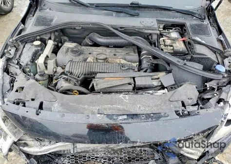 2013 Volvo S60 T5 z USA, uszkodzony, nr VIN YV1612FHXD1211104